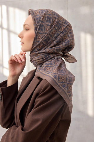 Viskon Velora Eşarp Yonca Desenli Gri Vizon Tonlu Tok Duruşlu 90X90 - Velora Eşarp - | Silk Home