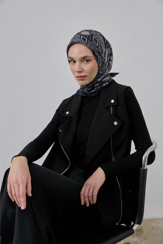 Viskon Velora Eşarp Siyah-Gri Desenli Kaymaz Tok Duruşlu 90X90