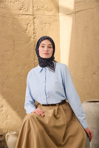 Pamuk Floş Eşarp Siyah–Gümüş Desenli Kaymaz Dokulu Tok Duruşlu 90X90