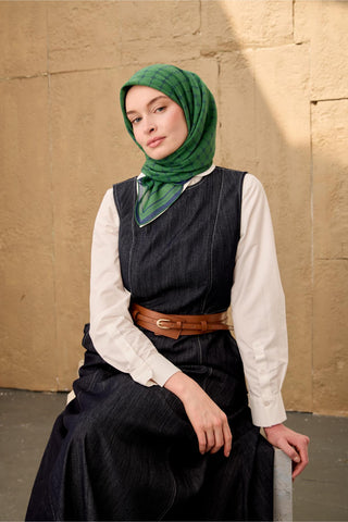 Pamuk Floş Eşarp Yeşil–Saks Desenli Kaymaz Dokulu Tok Duruşlu 90X90