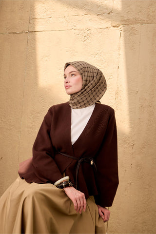 Pamuk Floş Eşarp Koyu Vizon–Acı Kahve Desenli Kaymaz Dokulu Tok Duruşlu 90X90