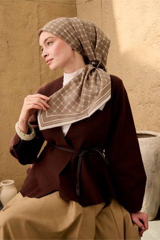 Cotton-Flos Scarf, Dark Mink-White Patterned, Firm Structure, 90x90 cm.
